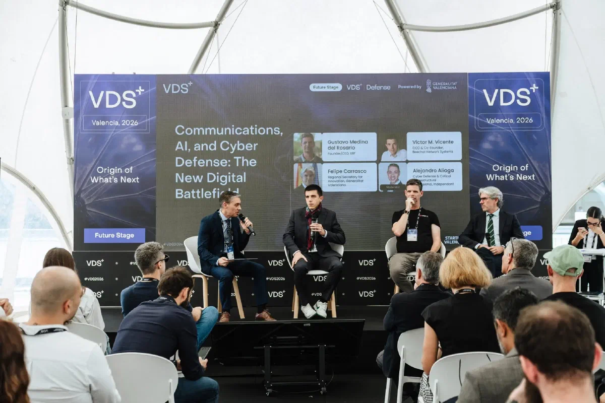 Vista de la mesa redonda desde el público durante VDS+ Valencia 2026